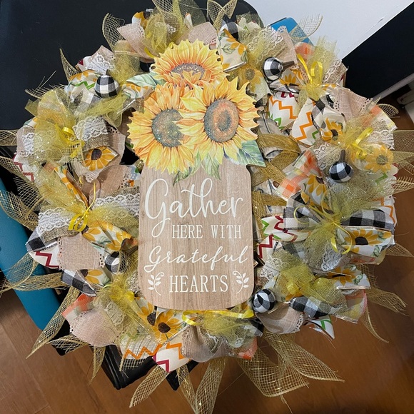 Homemade wreaths can custom any color, theme, or size - Picture 3 of 3